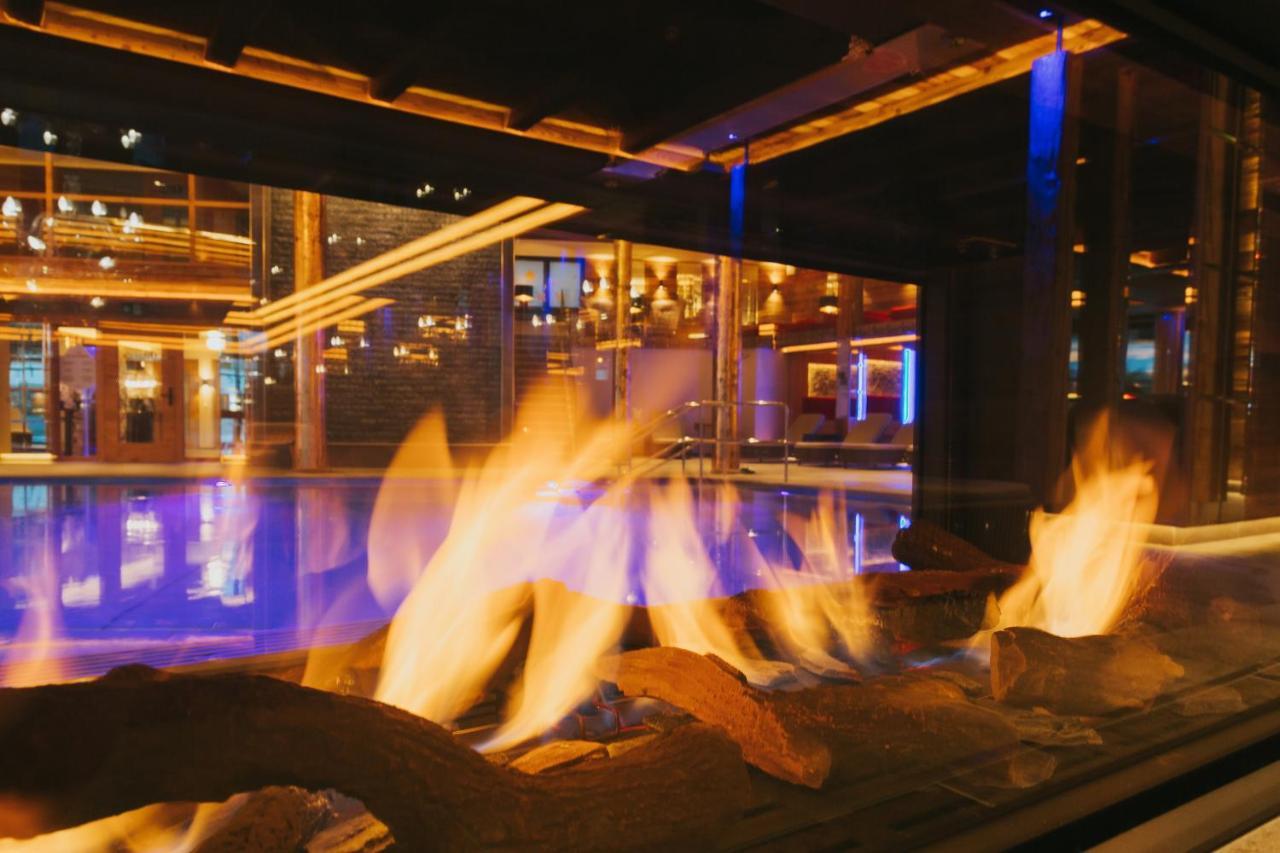 Ortner'S Resort Bad Füssing Eksteriør billede The fireplace at the lobby