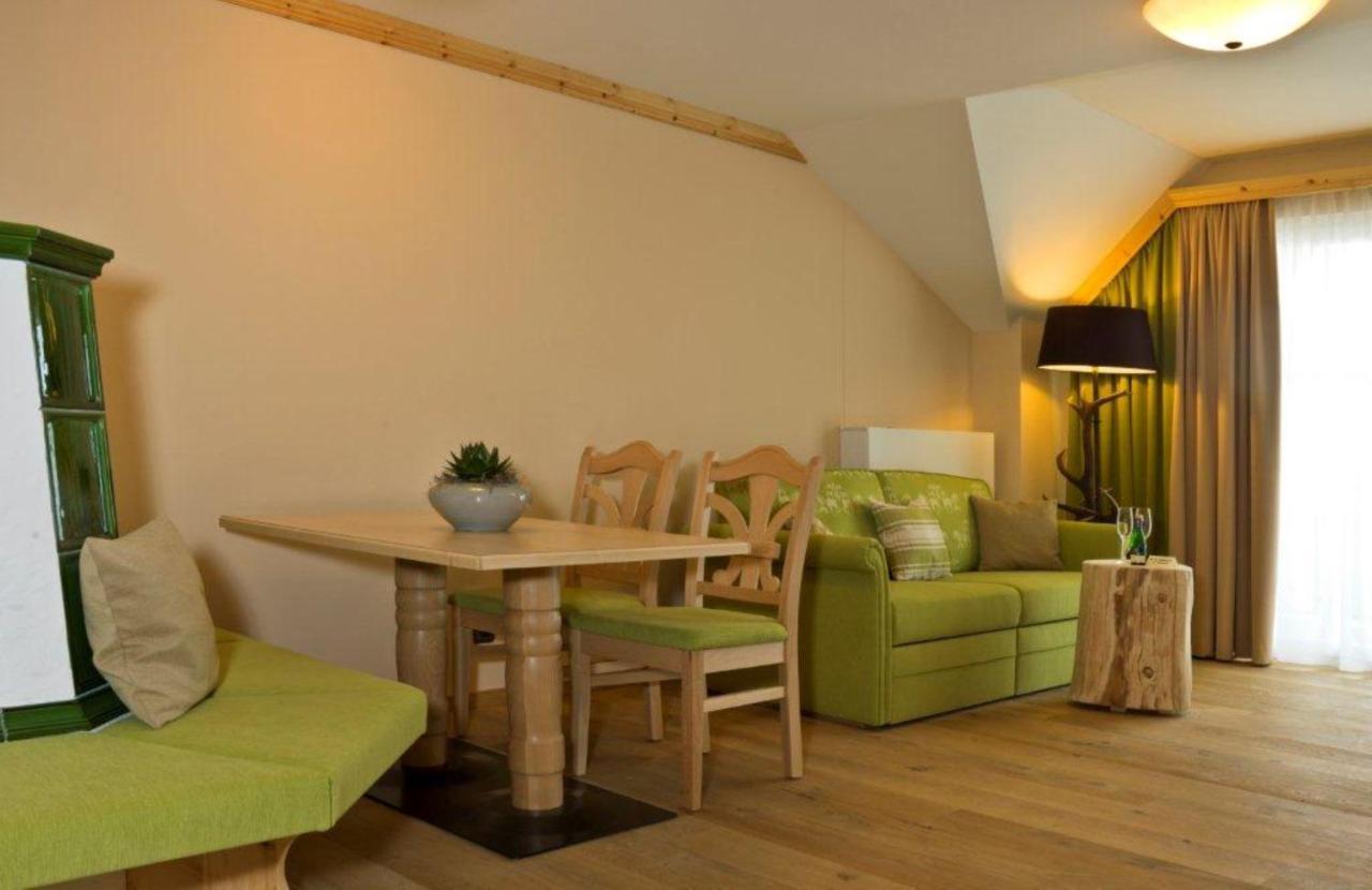 Ortner'S Resort Bad Füssing Eksteriør billede A living room