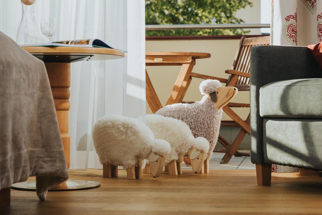 Ortner'S Resort Bad Füssing Eksteriør billede The sheep family