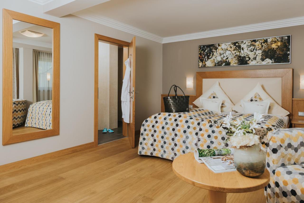 Ortner'S Resort Bad Füssing Eksteriør billede A room at the hotel